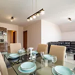 公寓 Luxury 2 Bedroom With Sea View