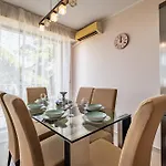 Luxury 2 Bedroom With Sea View 瓦爾納